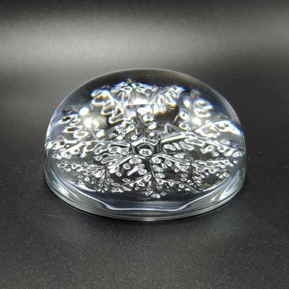 CRISTAL France Snowflake Paperweight Lead Crystal - Picture 2 of 4
